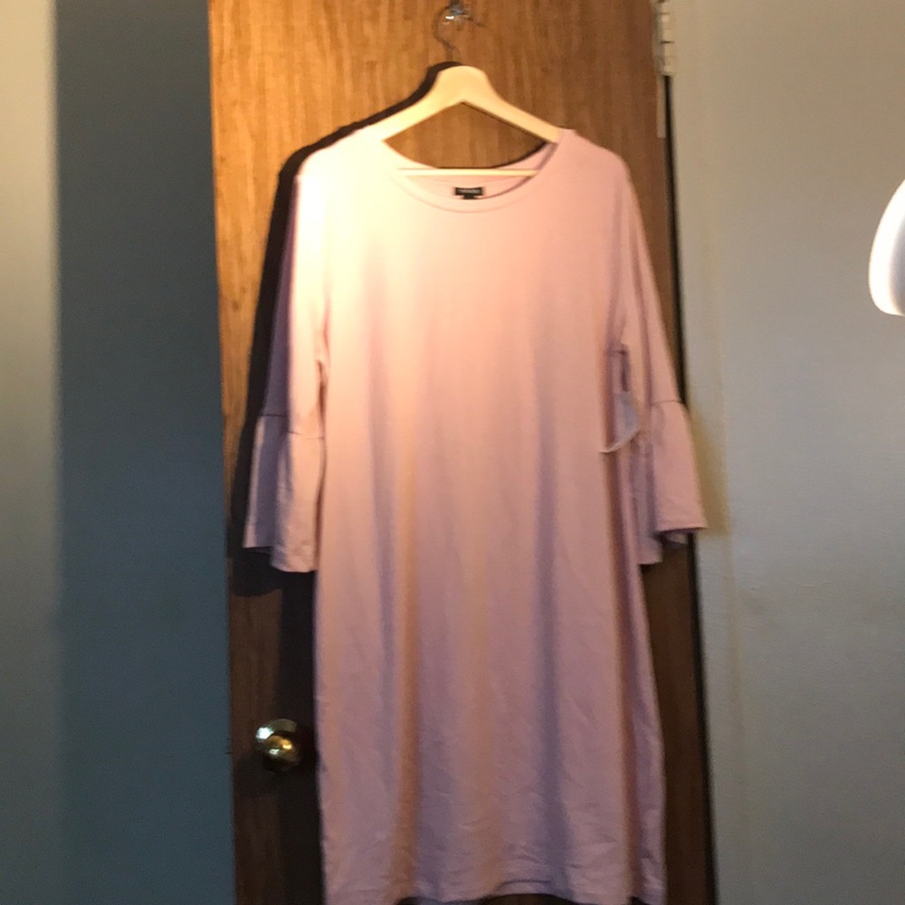 Ruffled 3/4 Sleeves